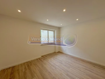 Apartamento T2 para Venda em Póvoa de Santa Iria e Forte da Casa