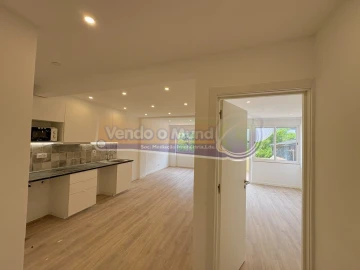 Apartamento T2 para Venda em Póvoa de Santa Iria e Forte da Casa