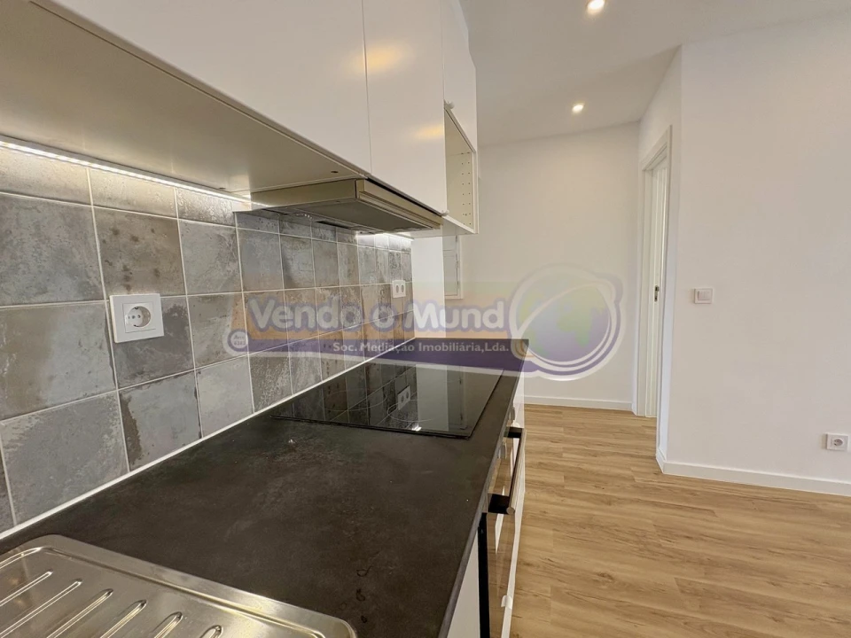 Apartamento T2 para Venda em Póvoa de Santa Iria e Forte da Casa Foto 6