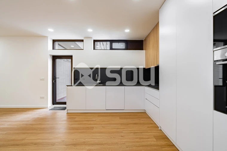 Apartamento T2 para Venda em Campanhã Foto 4