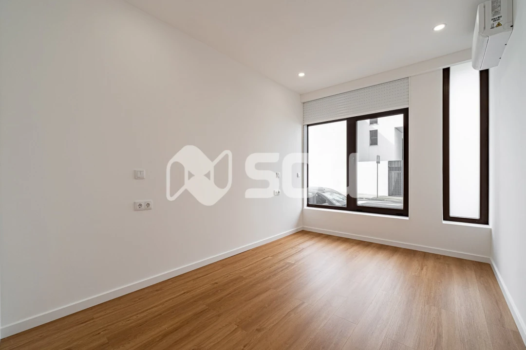 Apartamento T2 para Venda em Campanhã Foto 17