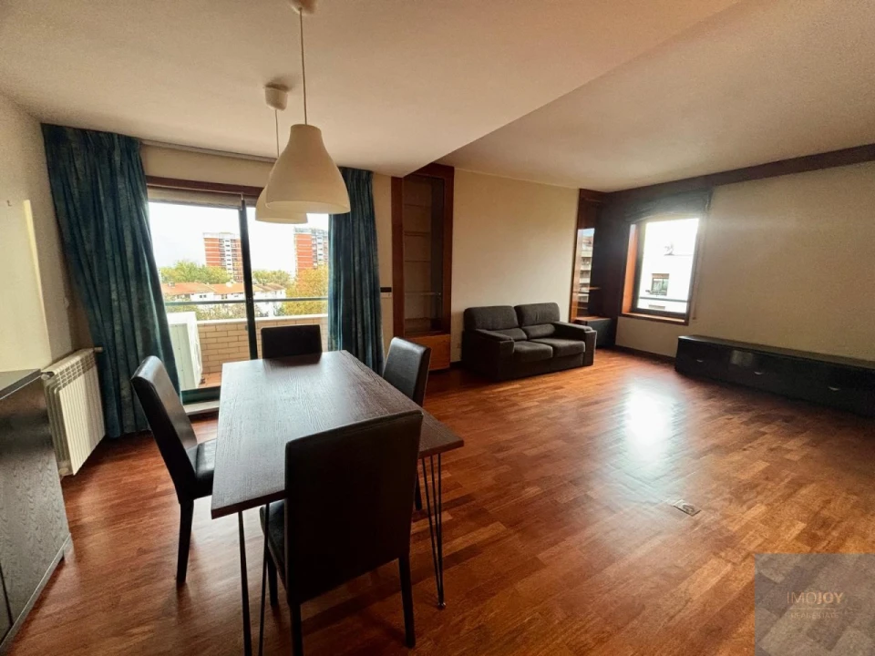 Apartamento T3 para Arrendamento em Aldoar, Foz do Douro e Nevogilde Foto 1