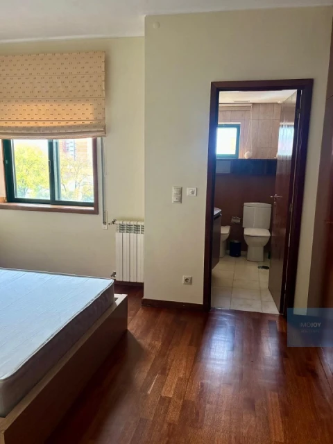 Apartamento T3 para Arrendamento em Aldoar, Foz do Douro e Nevogilde
