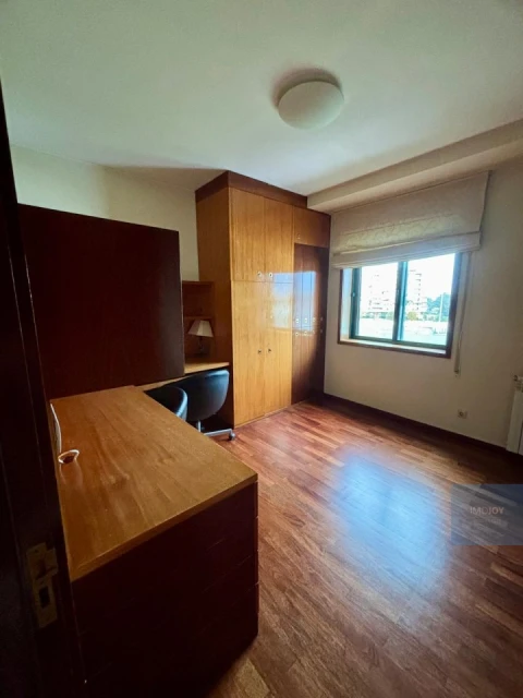 Apartamento T3 para Arrendamento em Aldoar, Foz do Douro e Nevogilde