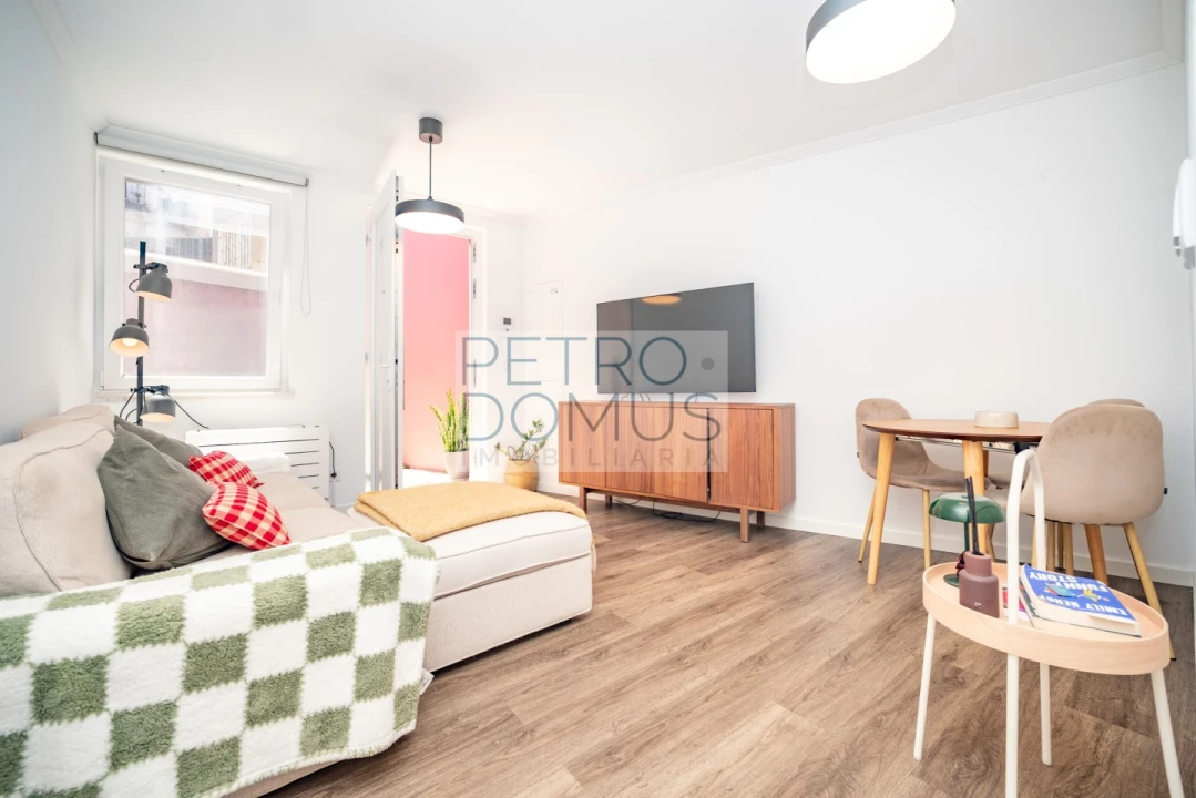 Apartamento T1 para Venda em Águas Livres Foto 5