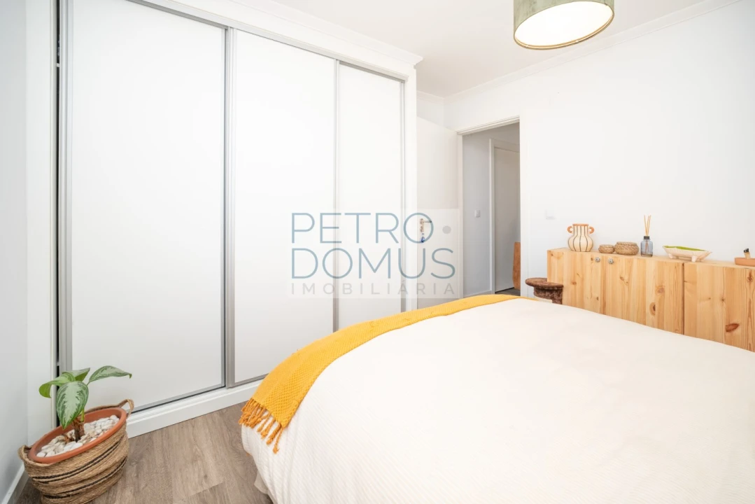 Apartamento T1 para Venda em Águas Livres Foto 9