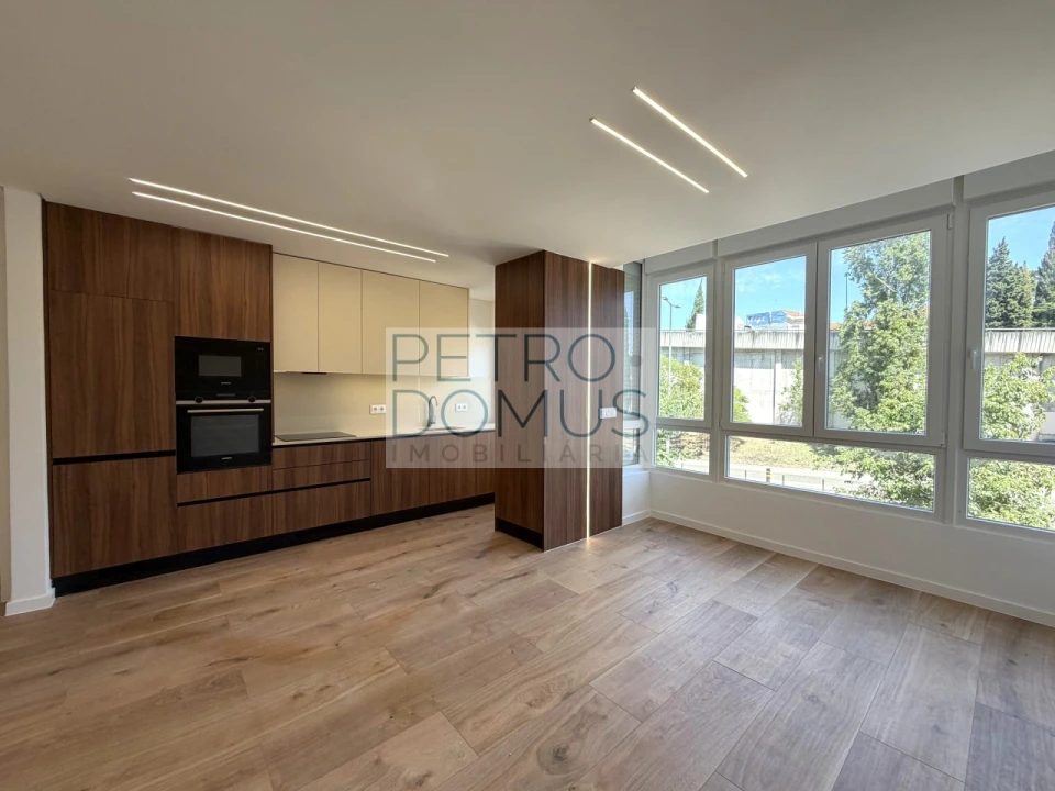 Apartamento T3 para Venda em Benfica Foto 2