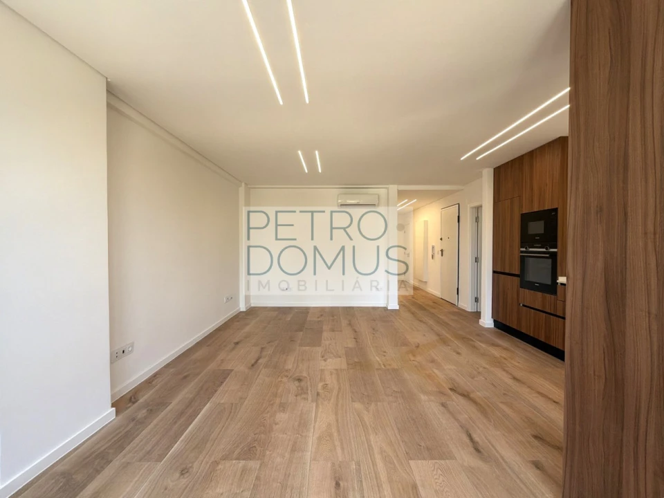 Apartamento T3 para Venda em Benfica Foto 3