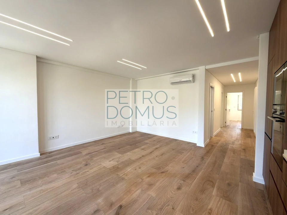 Apartamento T3 para Venda em Benfica Foto 7