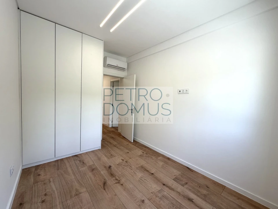 Apartamento T3 para Venda em Benfica Foto 24