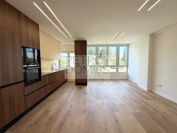 Apartamento T3 para Venda em Benfica