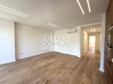 Apartamento T3 para Venda em Benfica