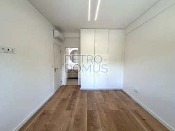 Apartamento T3 para Venda em Benfica