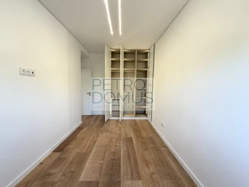 Apartamento T3 para Venda em Benfica