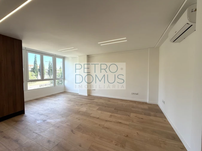 Apartamento T3 para Venda em Benfica Foto 10