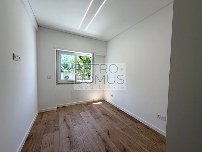 Apartamento T3 para Venda em Benfica Foto 23
