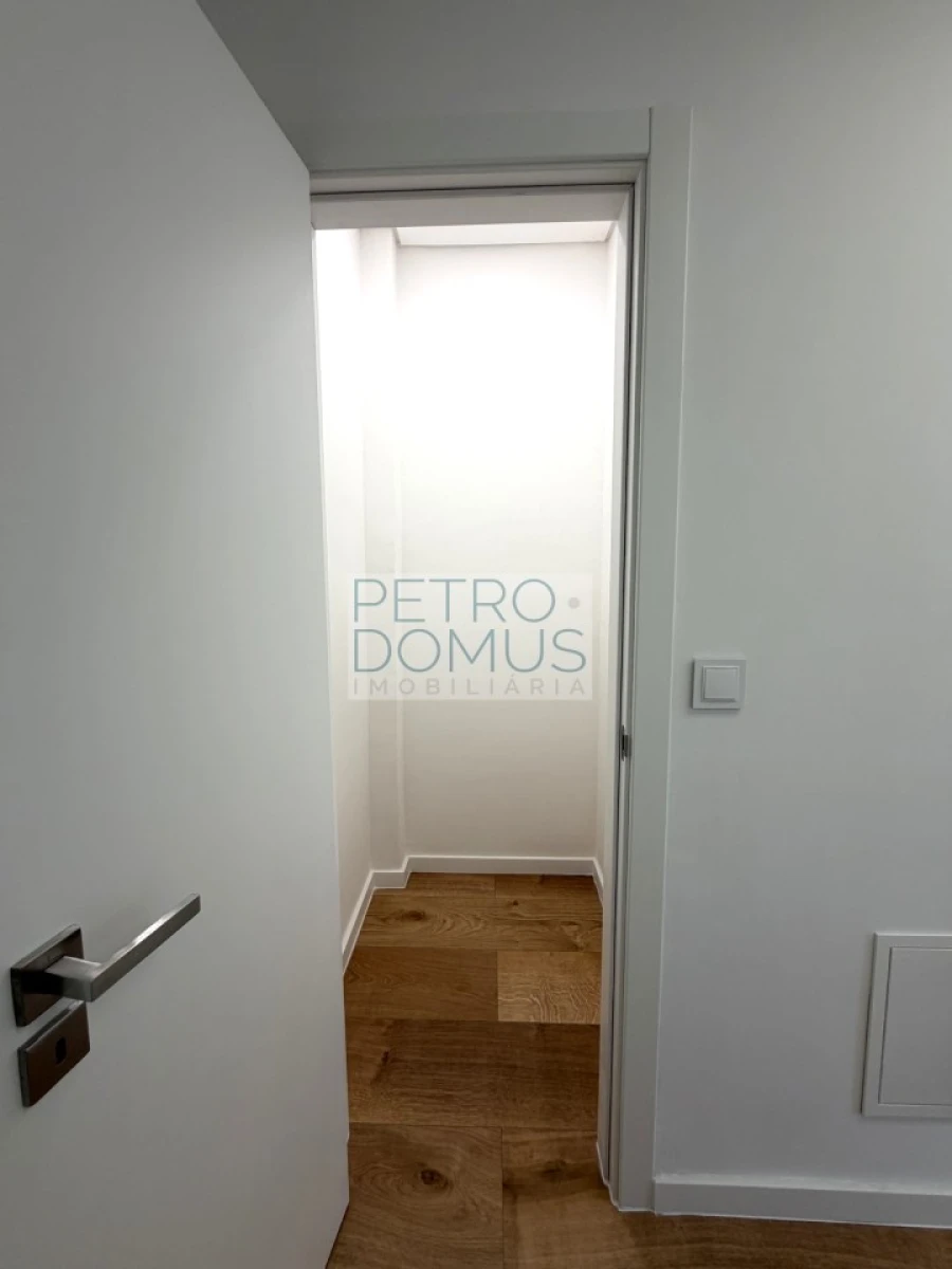 Apartamento T3 para Venda em Benfica Foto 28