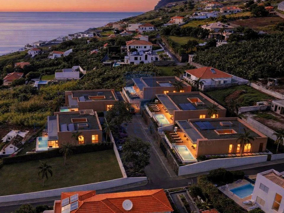 Moradia T3 para Venda em Estreito da Calheta Foto 31