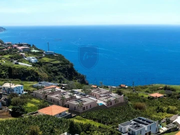 Moradia T3 para Venda em Estreito da Calheta