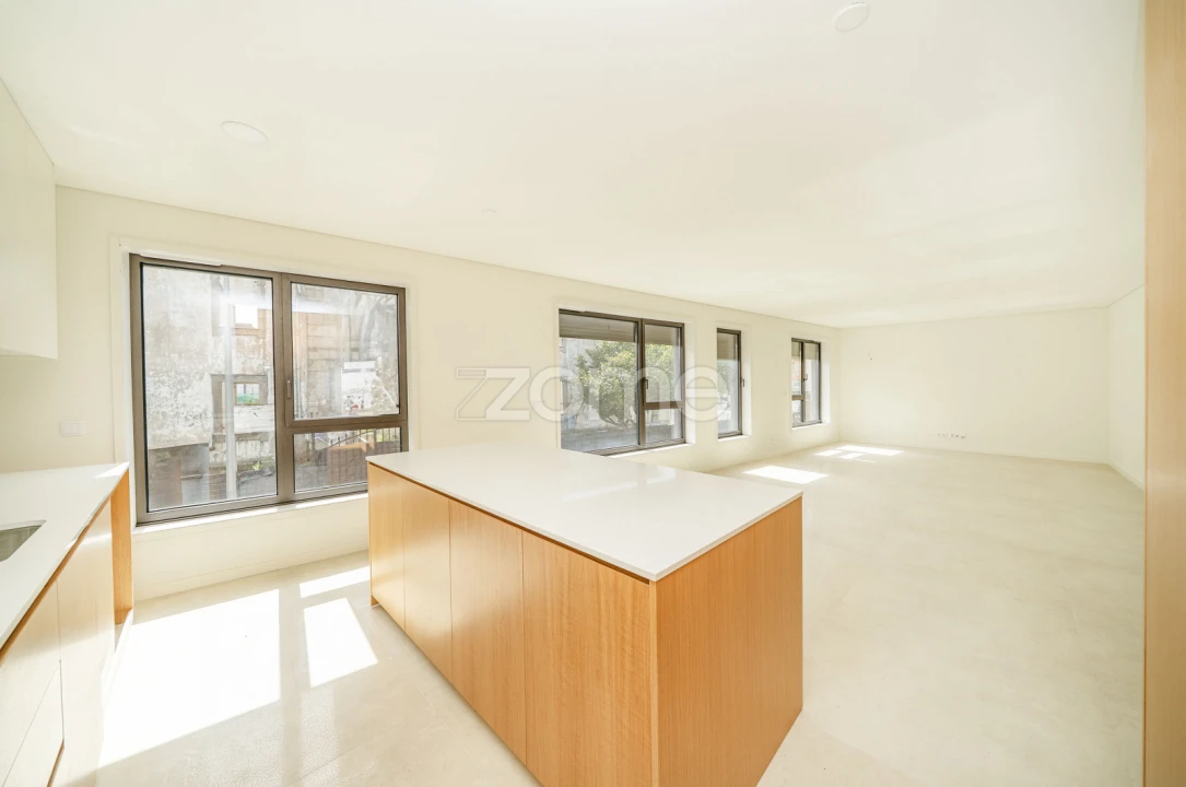 Apartamento T3 para Venda em Cedofeita, Santo Ildefonso, Sé, Miragaia, São Nicolau e Vitória Foto 5