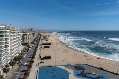 Apartamento T4 para Venda em Aver-O-Mar, Amorim e Terroso