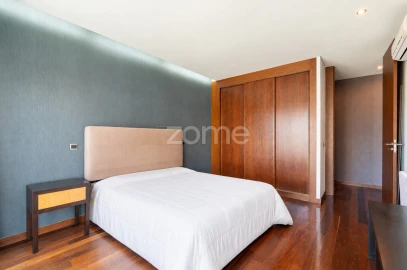 Apartamento T4 para Venda em Aver-O-Mar, Amorim e Terroso