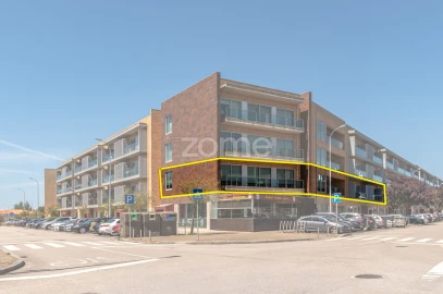 Apartamento T4 para Venda em Aver-O-Mar, Amorim e Terroso