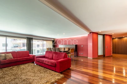 Apartamento T4 para Venda em Aver-O-Mar, Amorim e Terroso