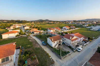 Moradia T4 para Venda em Tamel (Santa Leocádia) e Vilar do Monte