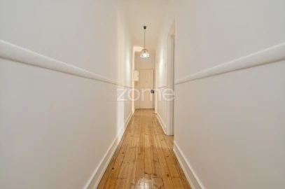 Apartamento T2 para Arrendamento em Venteira