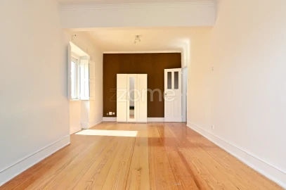 Apartamento T2 para Arrendamento em Venteira