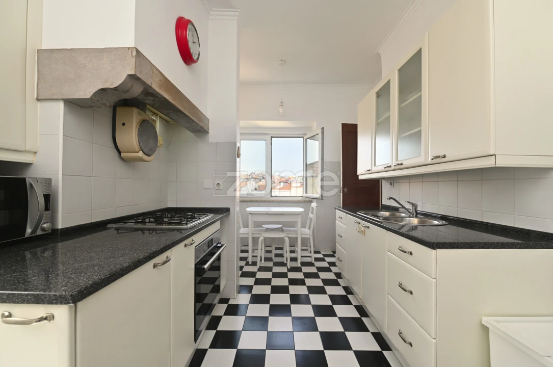 Apartamento T2 para Arrendamento em Venteira Foto 1