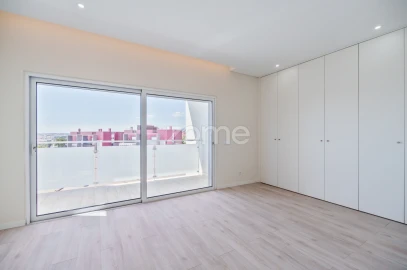Moradia T3 para Venda em Ferragudo