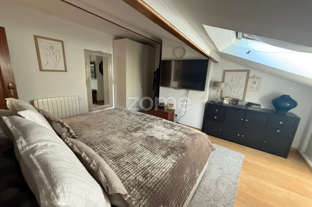 Apartamento T3 para Venda em Carcavelos e Parede Foto 11