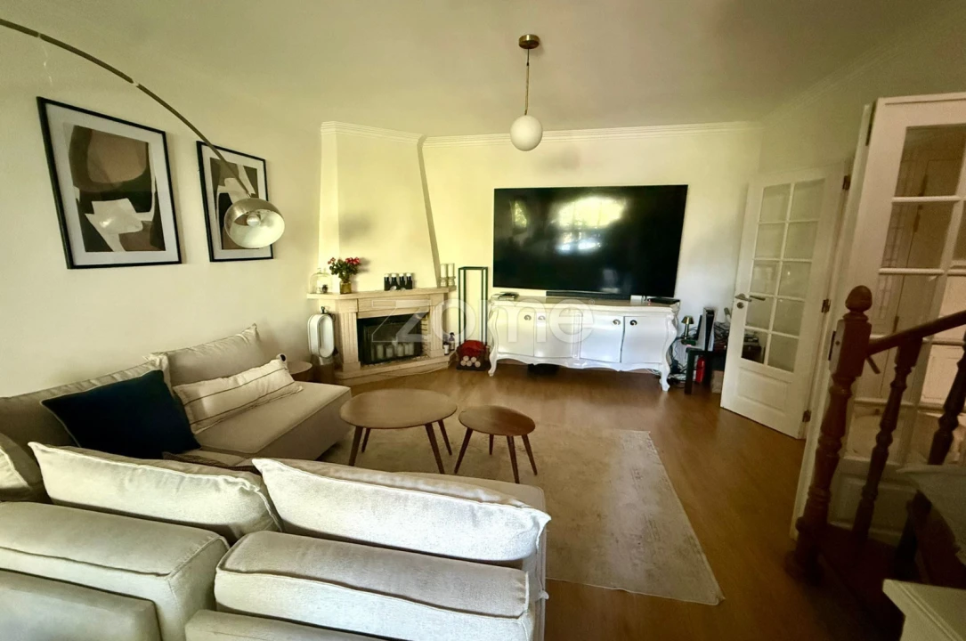 Apartamento T3 para Venda em Carcavelos e Parede Foto 15