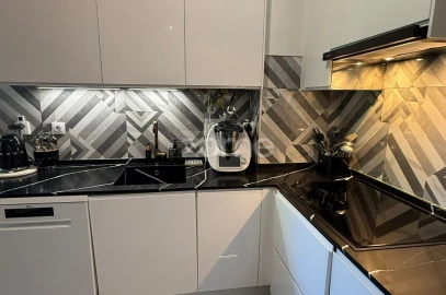 Apartamento T3 para Venda em Carcavelos e Parede