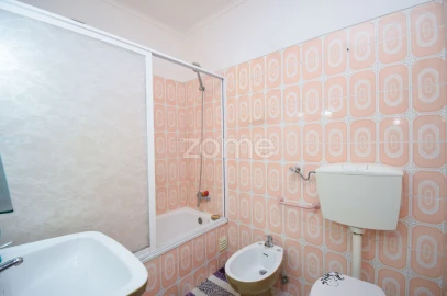 Apartamento T2 para Venda em Carregado e Cadafais