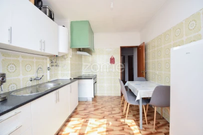 Apartamento T2 para Venda em Carregado e Cadafais