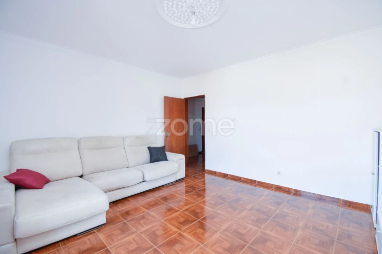 Apartamento T2 para Venda em Carregado e Cadafais Foto 3