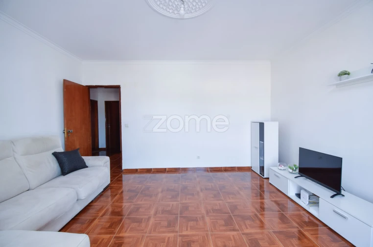 Apartamento T2 para Venda em Carregado e Cadafais Foto 4