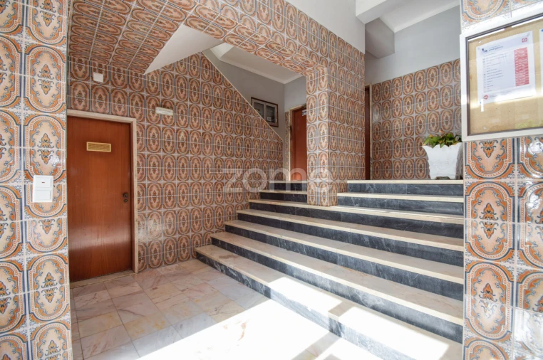 Apartamento T2 para Venda em Carregado e Cadafais Foto 21