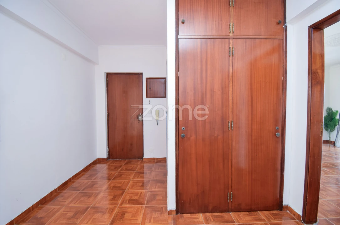 Apartamento T2 para Venda em Carregado e Cadafais Foto 8