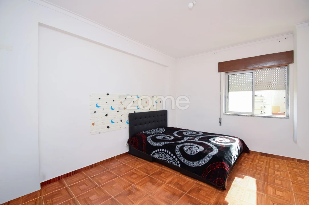 Apartamento T2 para Venda em Carregado e Cadafais Foto 13