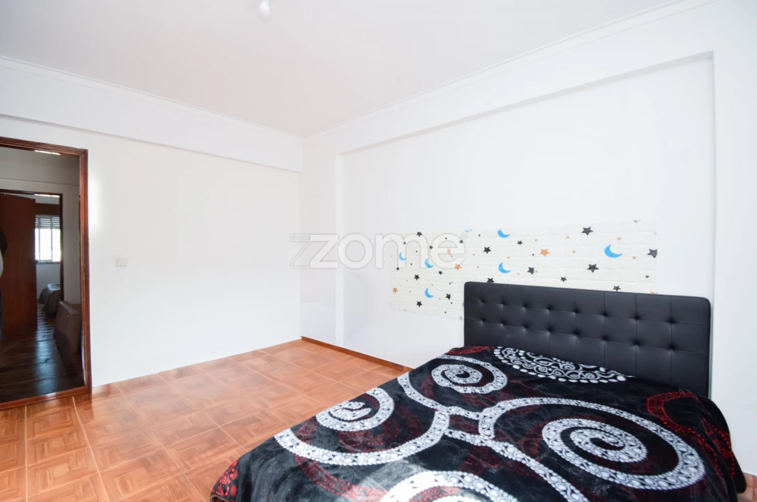 Apartamento T2 para Venda em Carregado e Cadafais Foto 14
