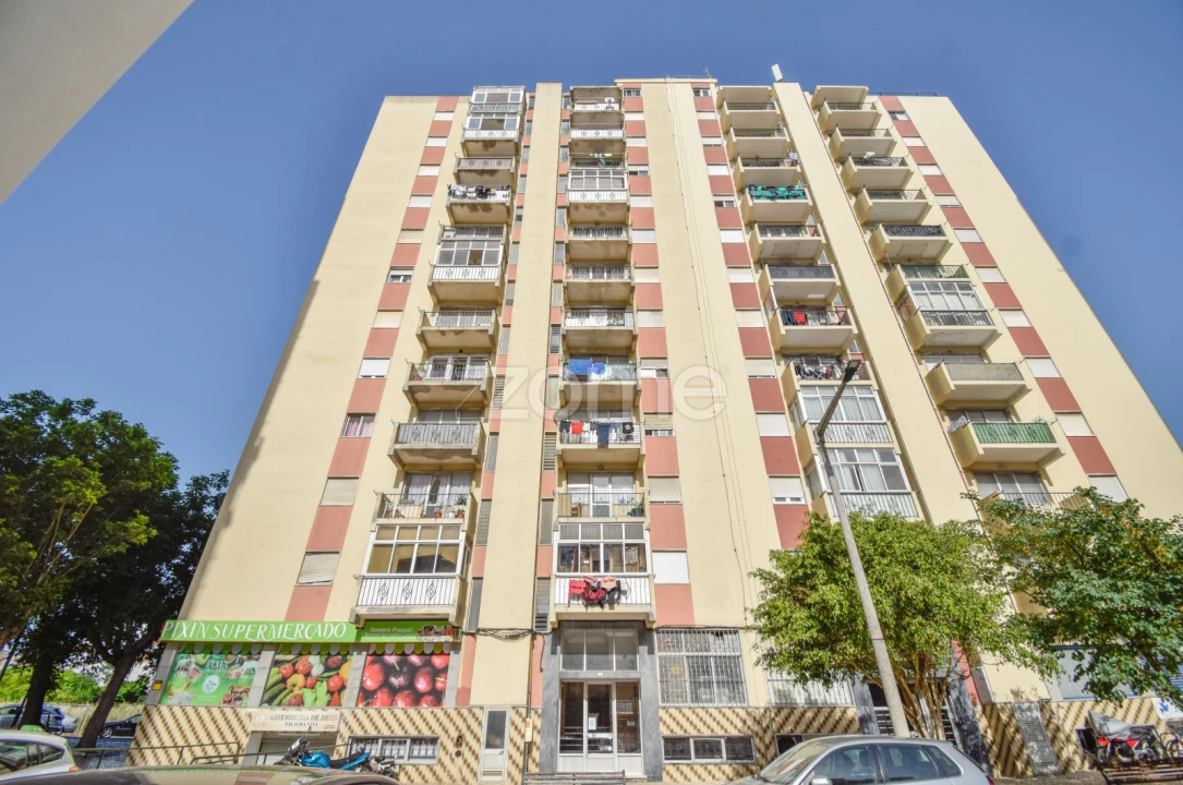 Apartamento T2 para Venda em Carregado e Cadafais Foto 22