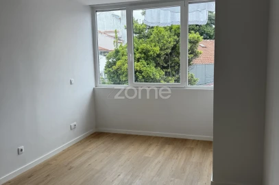 Apartamento T1 para Arrendamento em Águas Livres
