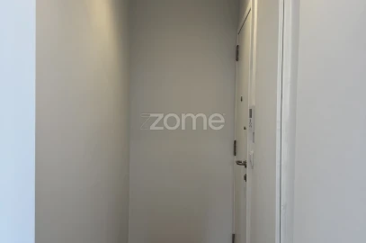Apartamento T1 para Arrendamento em Águas Livres