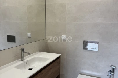Apartamento T1 para Arrendamento em Águas Livres