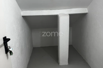 Apartamento T1 para Arrendamento em Águas Livres