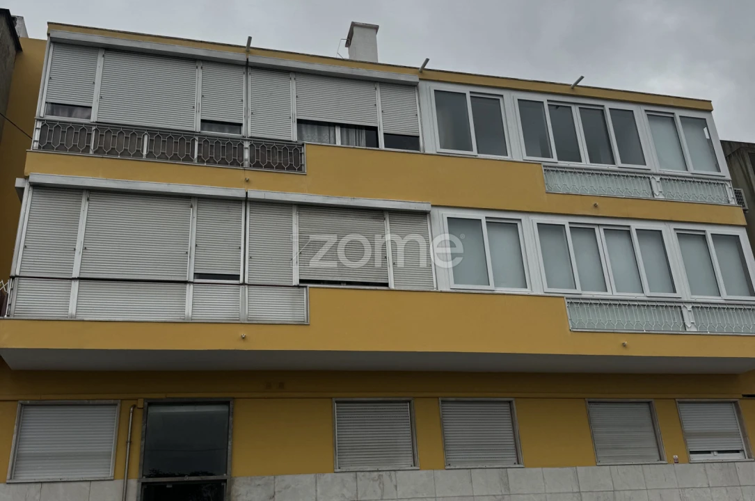Apartamento T1 para Arrendamento em Águas Livres Foto 3